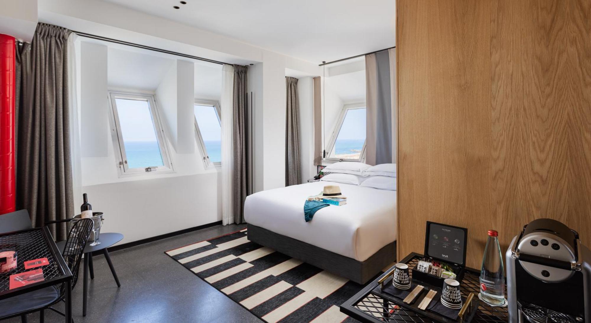 Brown Brut Seafront Hotel, A Member Of Brown 4* Tel Aviv